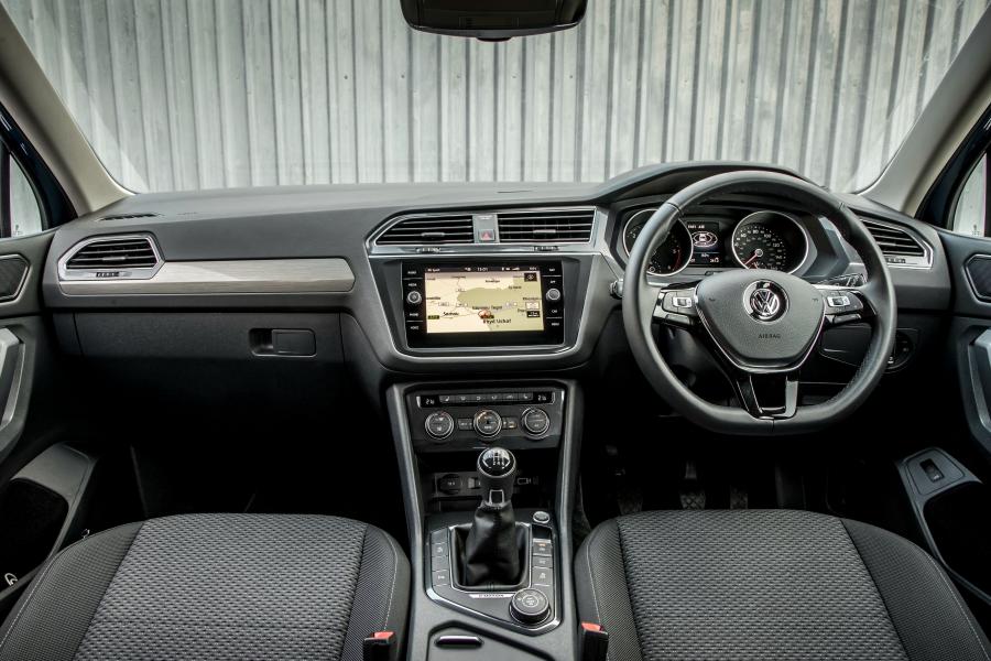 Торпедо Volkswagen Tiguan Allspace 2018 года  (UK) (фото 2 из 40)